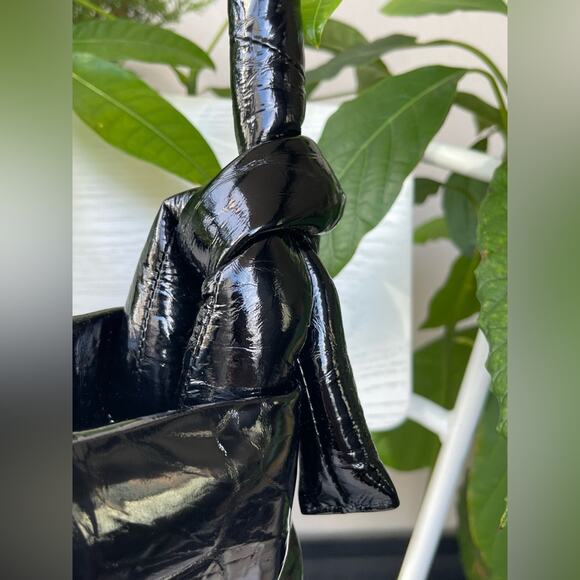 🌿 KASSL Bag Lady Lacquered Leather Shoulder Bag in Black - Picture 8 of 17